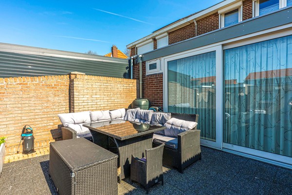 Foto - Te koop: Leuke, uitgebouwde tussenwoning uit 1927 met 3 slaapkamers en garage in de wijk Heksenberg